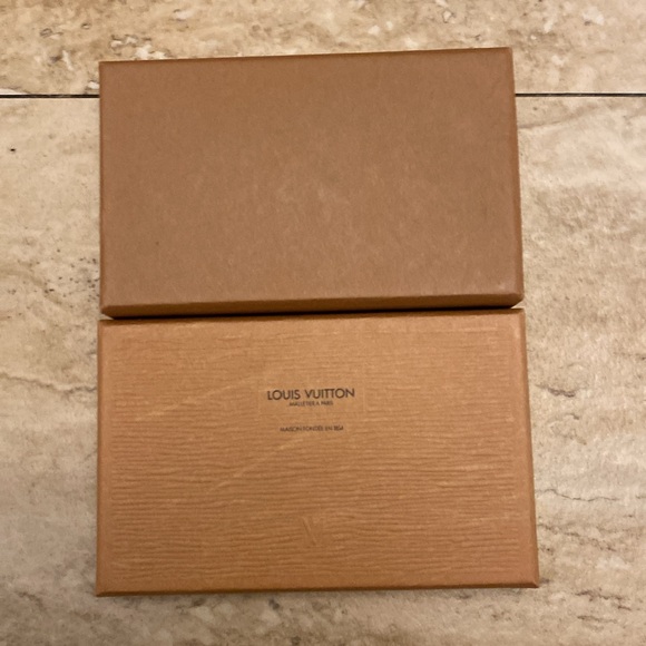 Louis Vuitton box in excellent used condition - Picture 3 of 3
